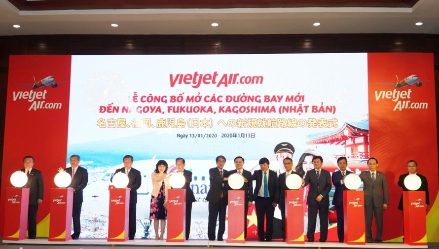 Nghi thức chính thức công bố 5 đường bay mới kết nối Hà Nội, TP. HCM, Đà Nẵng với Nagoya, Fukushima và Kagoshima (Nhật Bản).