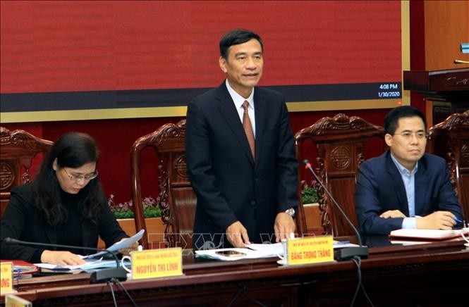 Chủ tịch UBND tỉnh Thái Bình Đặng Trọng Thăng phát biểu chỉ đạo tại cuộc họp. Ảnh: TTXVN