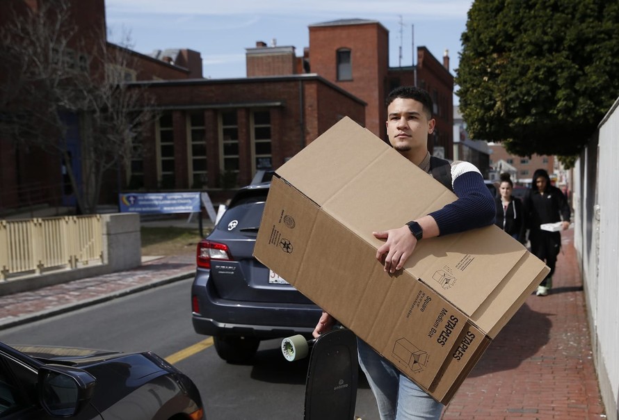 Sinh viên Harvard phải rời khỏi ký túc xá trong vòng 5 ngày