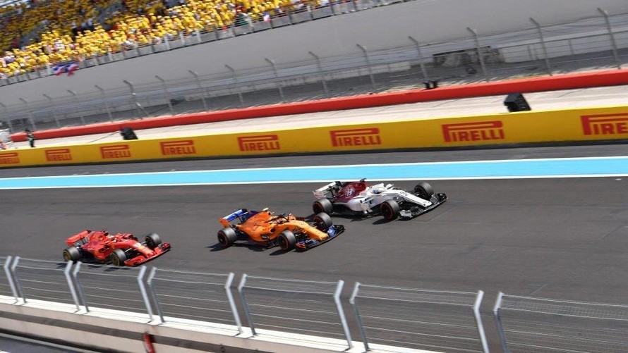 Giải đua F1 Australia rơi vào hỗn loạn sau khi đội McLaren rút lui