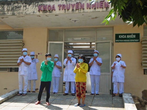 Hai bệnh nhân mắc COVID-19 cuối cùng tại Bình Thuận được xuất viện