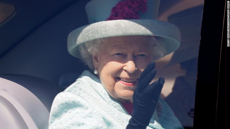 Nữ hoàng Elizabeth hủy các nghi lễ tổ chức dịp sinh nhật
