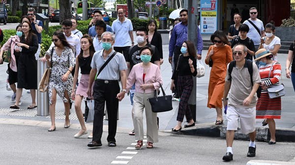 Singapore khuyến cáo người dân ra ngoài đường một mình