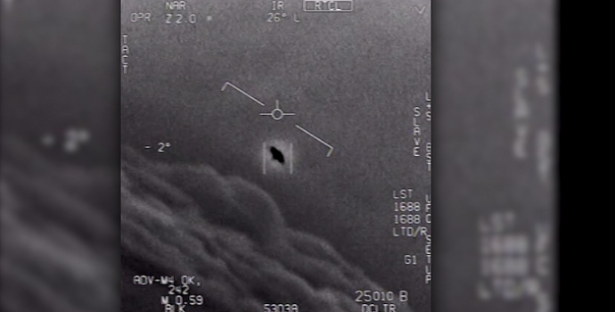 Lầu Năm Góc công bố video về UFO