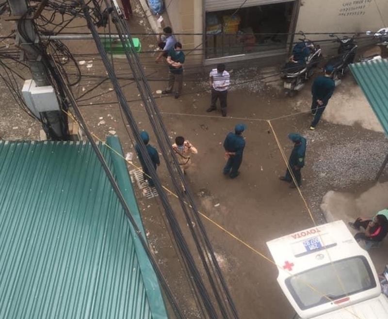 Một công nhân nghi nhiễm COVID-19, cách ly 120 hộ dân Hà Nội