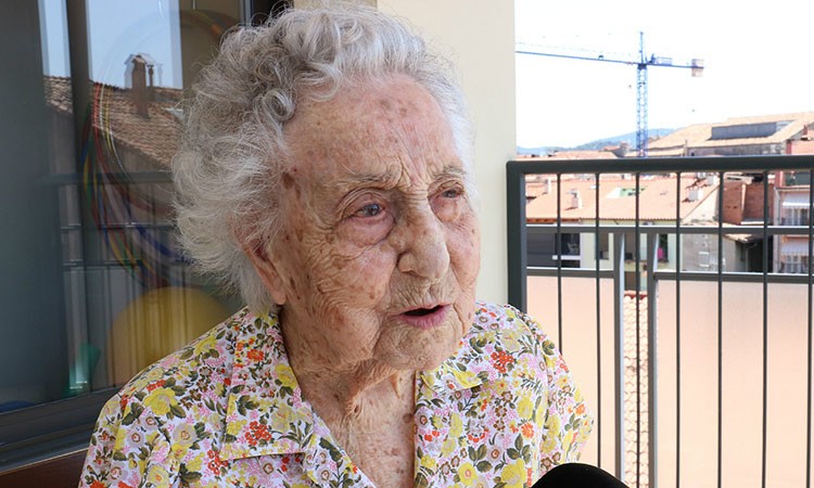 Cụ bà 113 tuổi 'chiến thắng' COVID-19