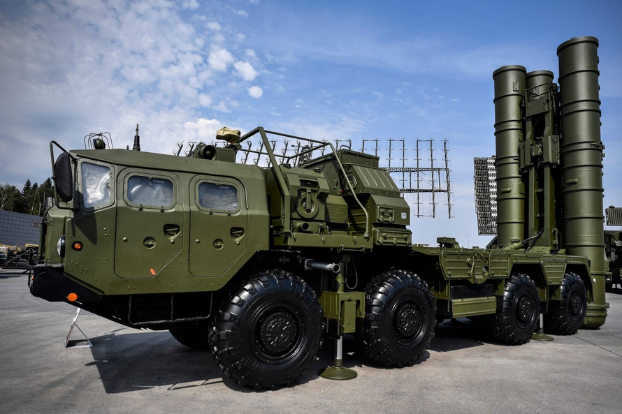 Hệ thống phòng thủ tên lửa S-400 tiên tiến của Nga sẽ được chuyển giao cho Ấn Độ. Ảnh: AFP
