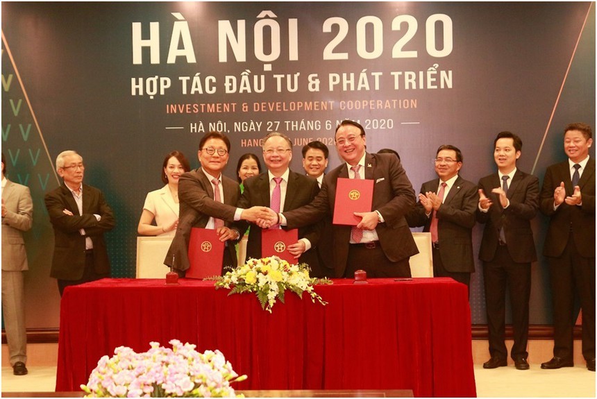 Đại diện Tp Hà Nội và Tập đoàn Tân Hoàng Minh ký kết biên bản ghi nhớ cam kết đầu tư dự án Thành phố vệ tinh thông minh Xuân Mai Smart City.
