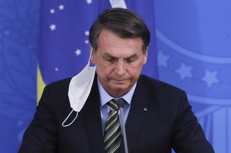 Tổng thống Brazil bị kiện vì không đeo khẩu trang