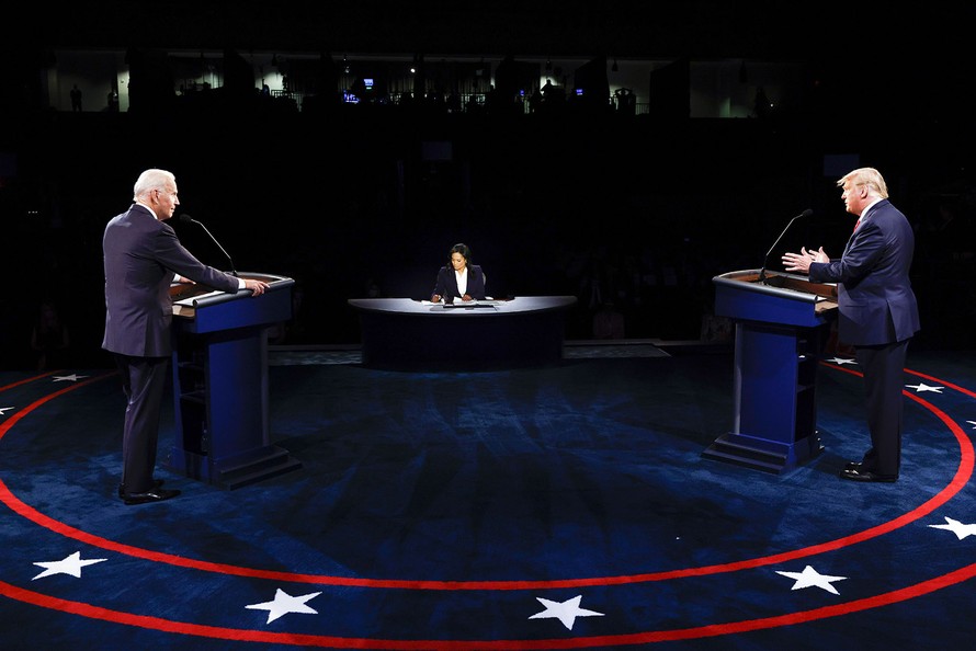 Tranh luận bầu cử Mỹ: Hai ứng viên tiếp tục chỉ trích nhau