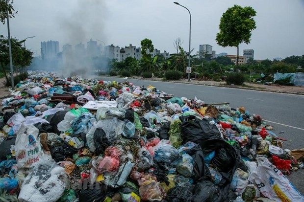 Hà Nội tạm thời phân luồng tập kết rác tại các quận huyện