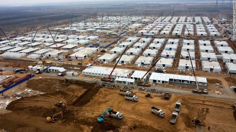 Trung Quốc xây trại cách ly khổng lồ cho 4.000 người
