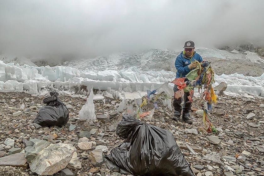 Biến rác trên đỉnh Everest thành tác phẩm nghệ thuật 