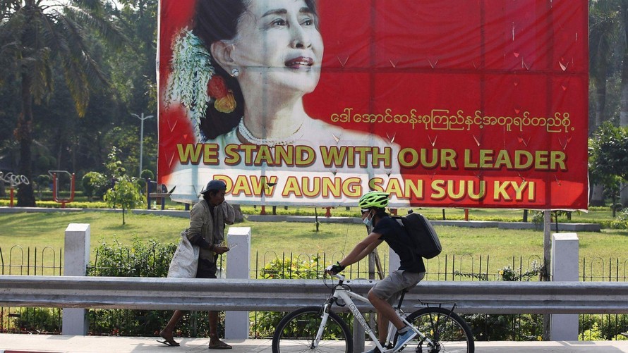 Myanmar đối diện lệnh trừng phạt sau chính biến