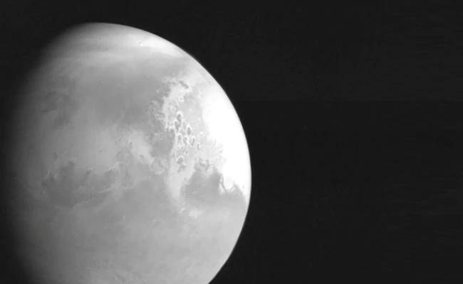 Tàu thăm dò Tianwen1 chụp ảnh sao Hỏa