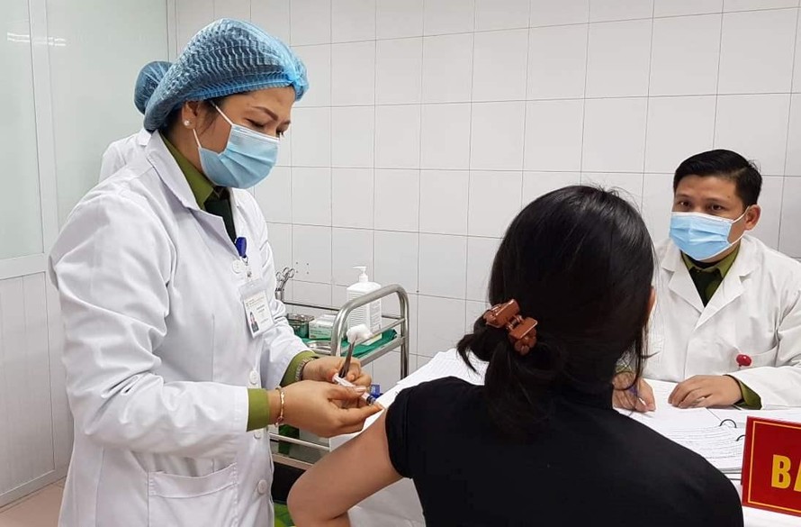 Vaccine Astra Zeneca có thể tiêm được ngay khi về Việt Nam