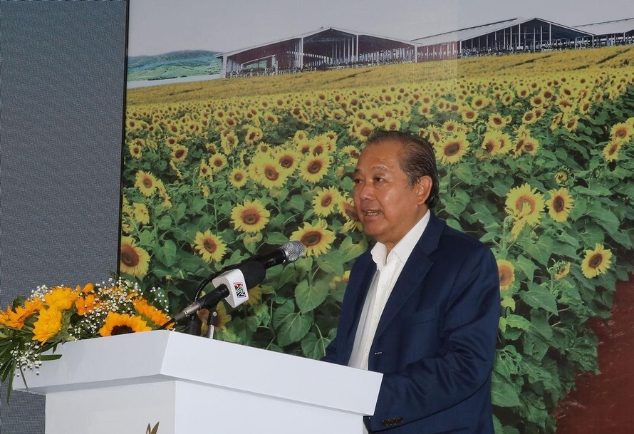 Phó Thủ tướng thường trực Trương Hòa Bình phát biểu tại sự kiện khởi công Dự án sữa TH tại An Giang. 