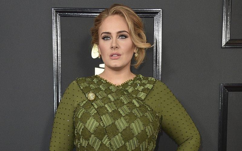 Adele hoàn tất thủ tục ly hôn