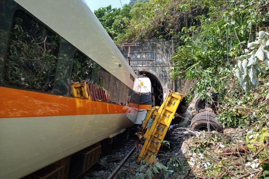 Thảm kịch đường sắt Đài Loan khiến 48 người chết