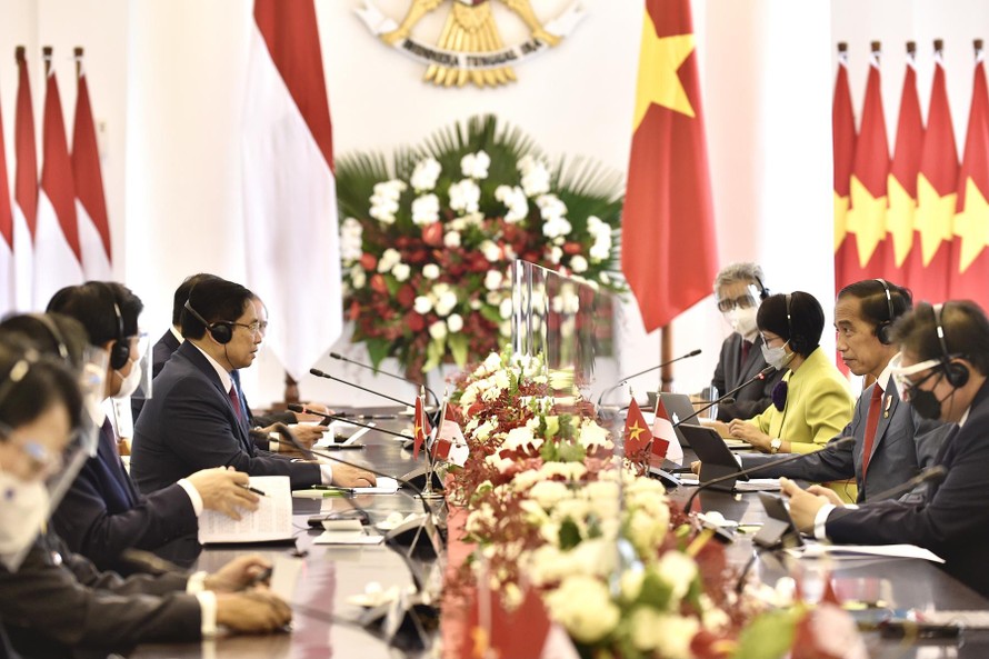 Tổng thống Indonesia Joko Widodo đóp tiếp và hội đàm với Thủ tướng Chính phủ Phạm Minh Chính. Ảnh: VGP
