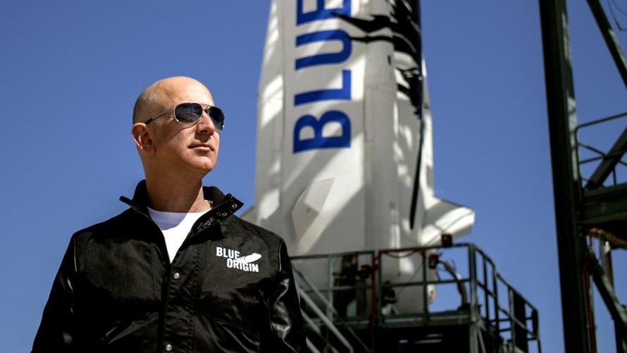 Jeff Bezos chuẩn bị bay ra ngoài vũ trụ