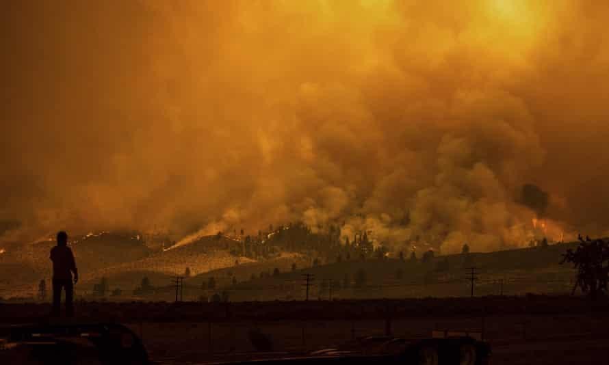 Cháy rừng hoành hành các bang bờ Tây nước Mỹ 