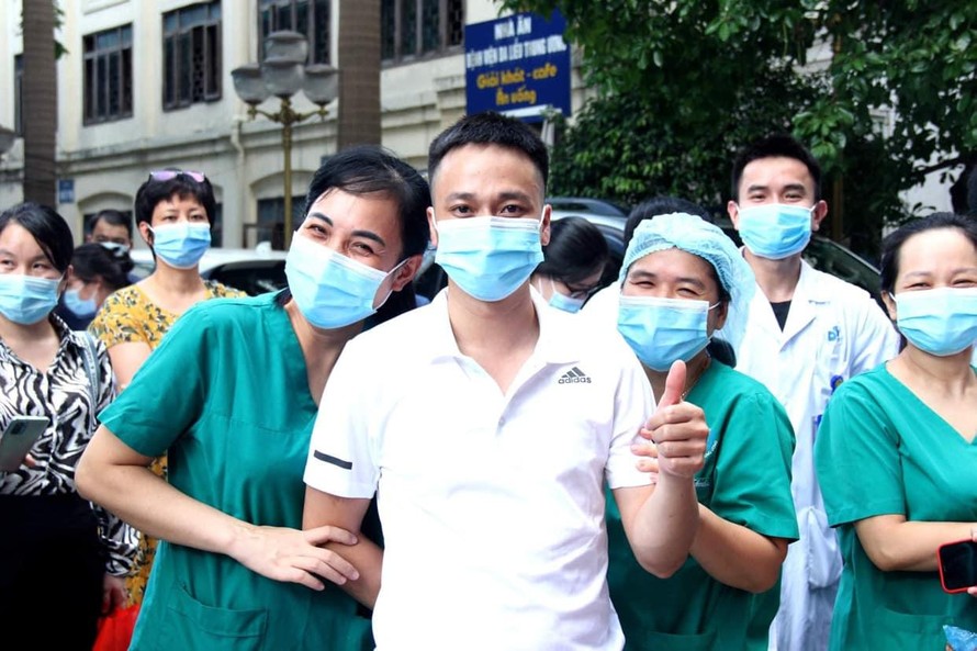 Hơn 6.000 nhân viên y tế tiếp sức cho TP HCM