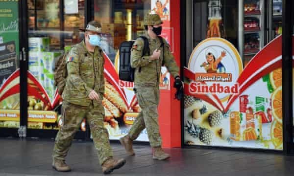 Quân đội tuần tra đường phố Sydney 