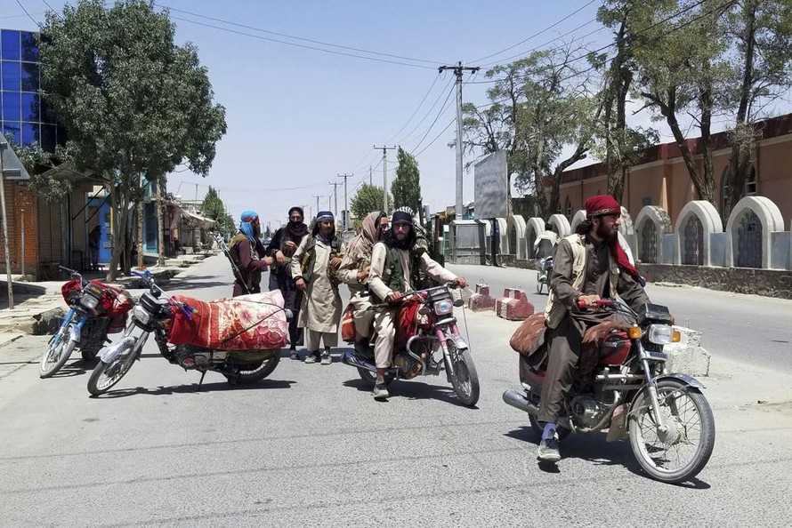 Lực lượng Taliban chỉ cách thủ đô Afghanistan 70 km