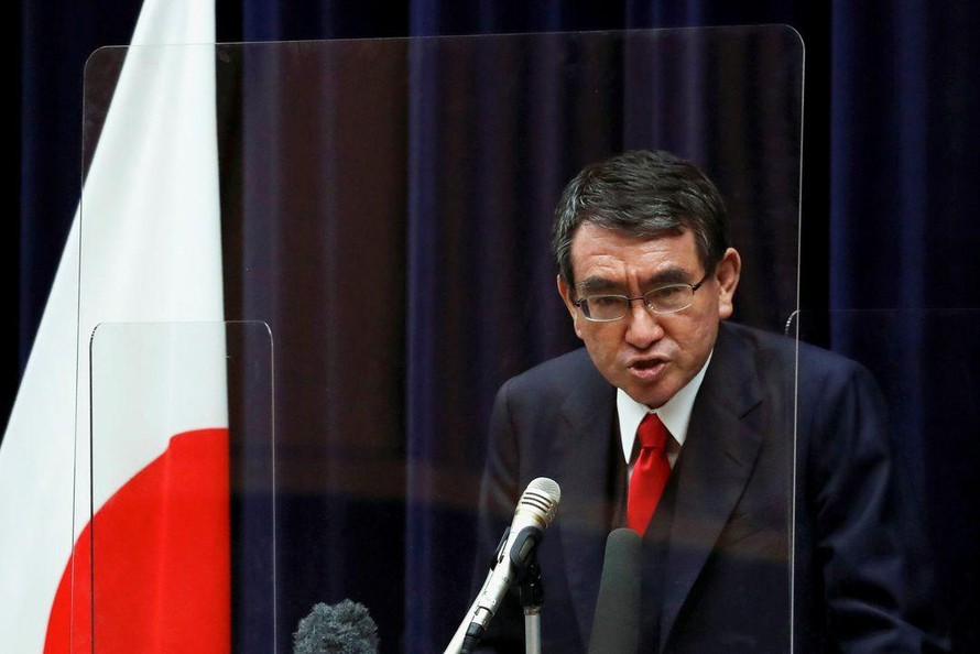 Giám đốc chương trình tiêm chủng của Nhật Bản Kono Taro có khả năng trở thành tân Thủ tướng. Ảnh: Reuters