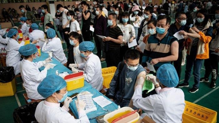 Một tỷ người Trung Quốc được tiêm đầy đủ vaccine