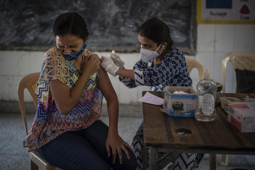 Ấn Độ tiêm 1 tỷ liều vaccine ngừa COVID-19