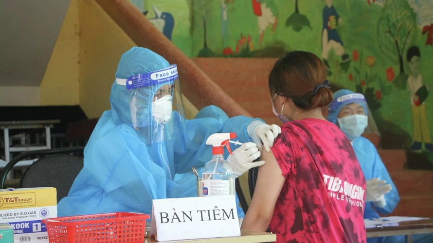 Việt Nam tiêm hơn 80 triệu liều vaccine phòng COVID-19