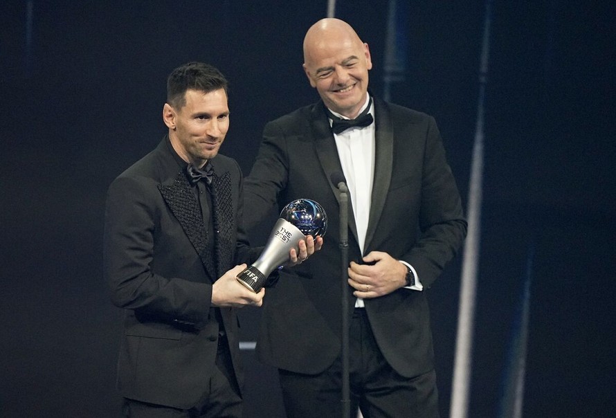 Messi giành giải 'Cầu thủ xuất sắc nhất năm' tại FIFA The Best