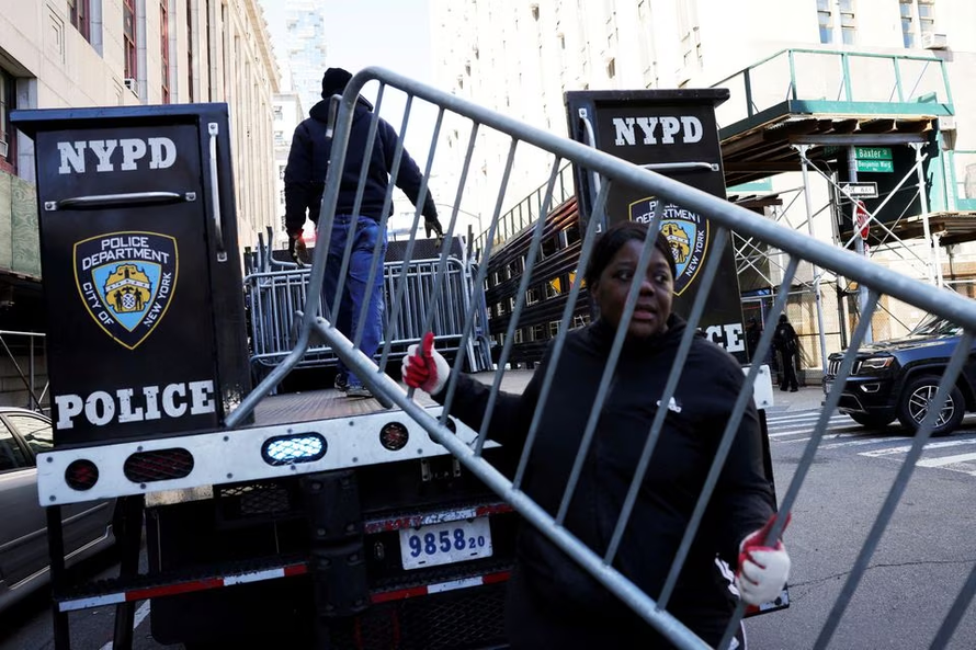 Cảnh sát New York thắt chặt an ninh trước phiên tòa của ông Trump