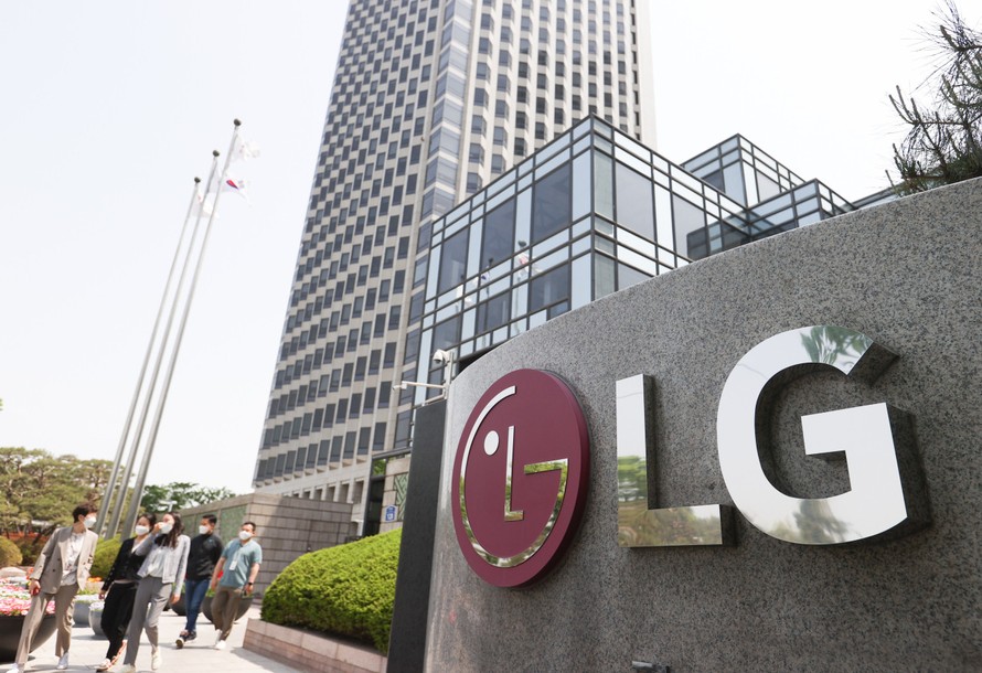 LG lần đầu vượt Samsung về lợi nhuận