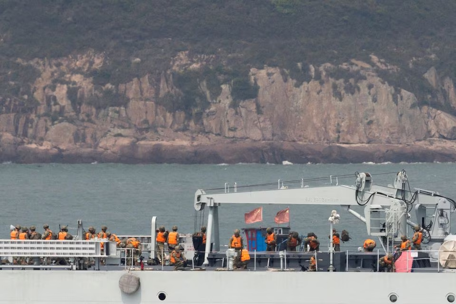 Mỹ theo dõi Trung Quốc tập trận quanh Đài Loan
