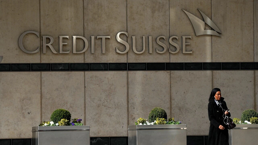 Credit Suisse phá sản có thể khiến kinh tế Thụy Sĩ sụp đổ