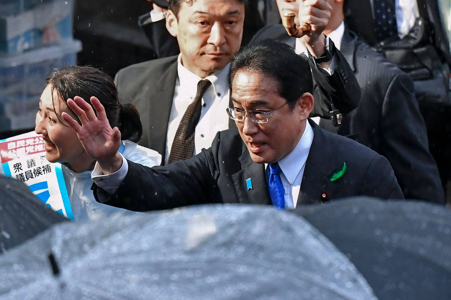 Thủ tướng Nhật Bản lên án vụ ném bom khói