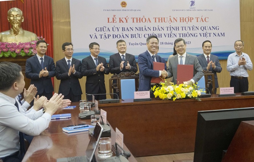 UBND tỉnh Tuyên Quang và VNPT ký thỏa thuận hợp tác chuyển đổi số 