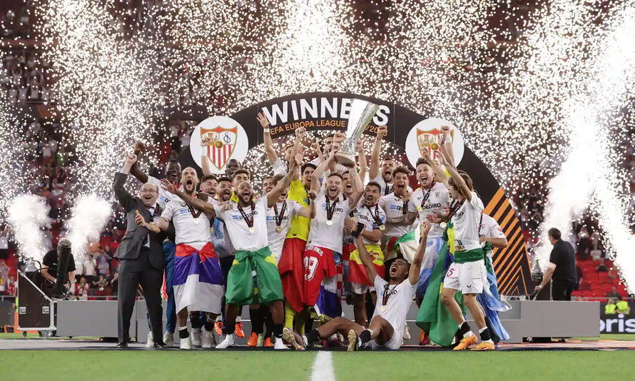 Sevilla khẳng định vị thế 'vua' Europa League