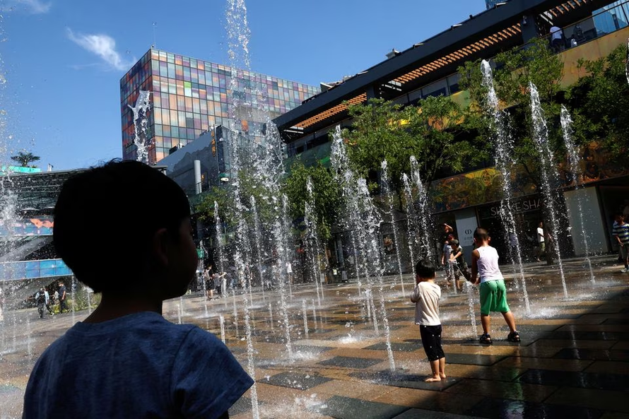 Chính quyền Bắc Kinh nâng mức cảnh báo nắng nóng
