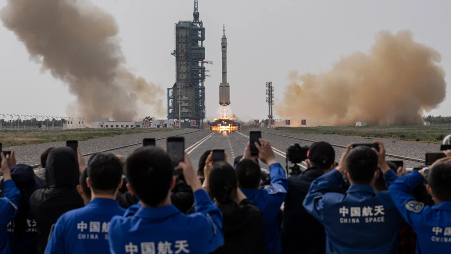 Trung Quốc dự định đưa người lên Mặt trăng vào năm 2030