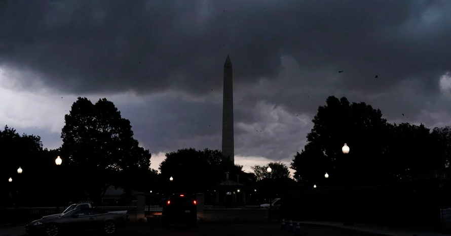 Chính phủ Mỹ đóng cửa văn phòng do thời tiết cực đoan