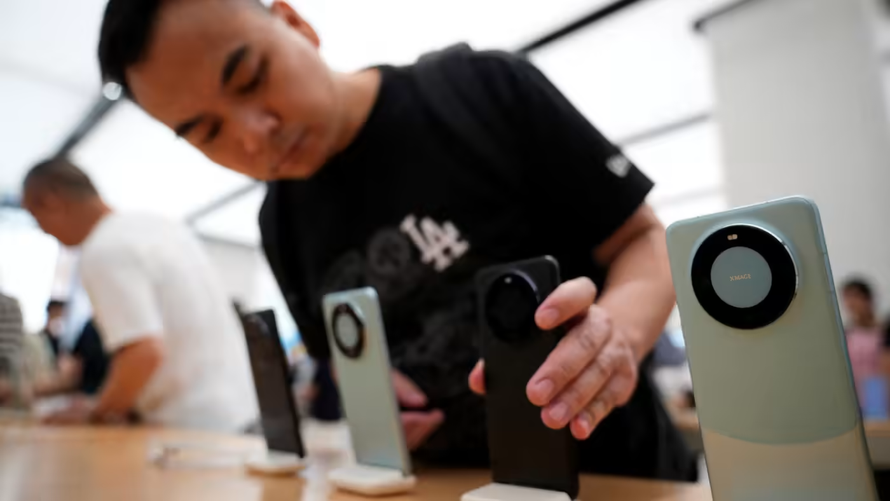 Huawei 'tăng ca' để đáp ứng nhu cầu thị trường điện thoại