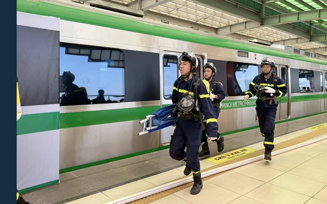 2.400 người diễn tập chữa cháy tại ga ngầm Bến Thành