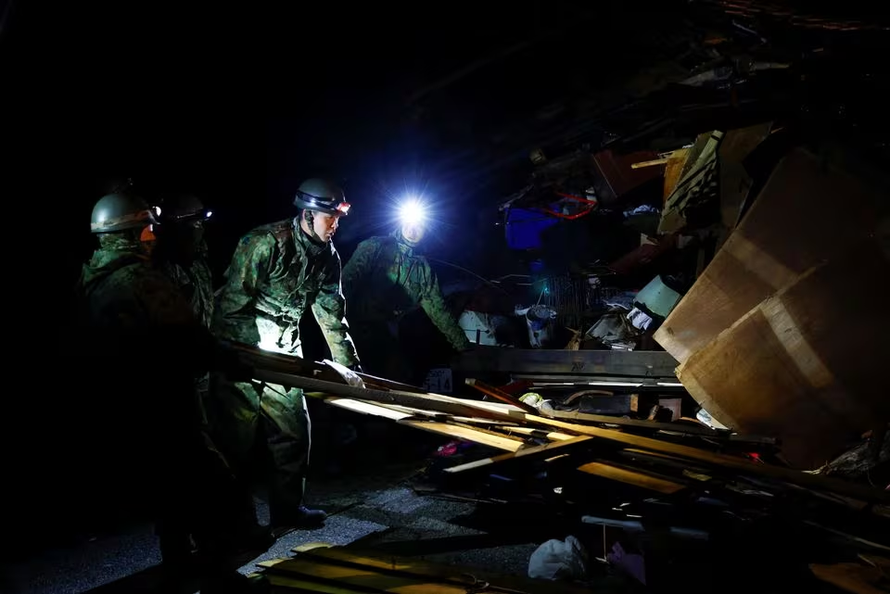 Nhật Bản tiếp tục tìm kiếm người mất tích sau động đất