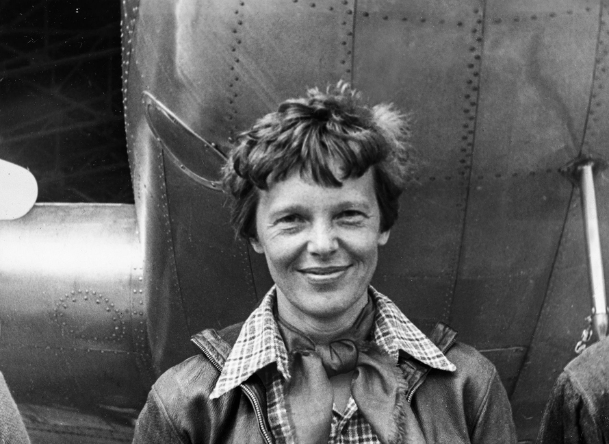 Phát hiện manh mối xác máy bay của nữ phi công Amelia Earhart