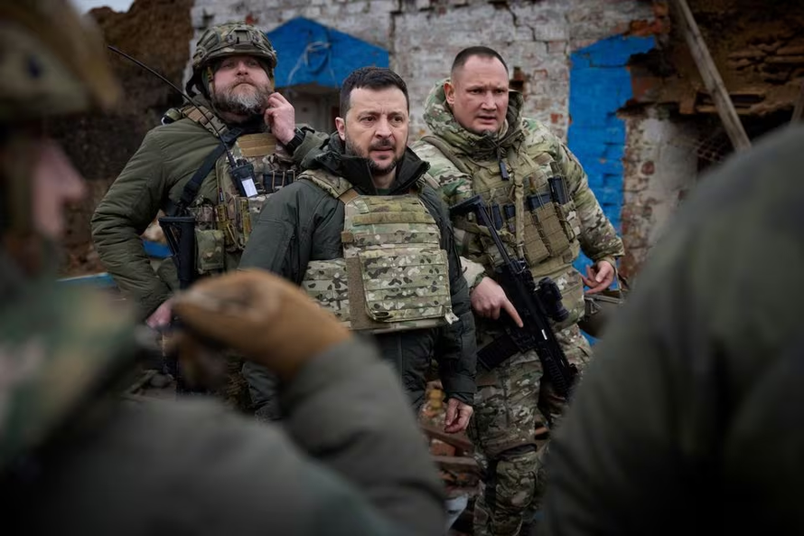 Tổng thống Ukraine thị sát chiến tuyến