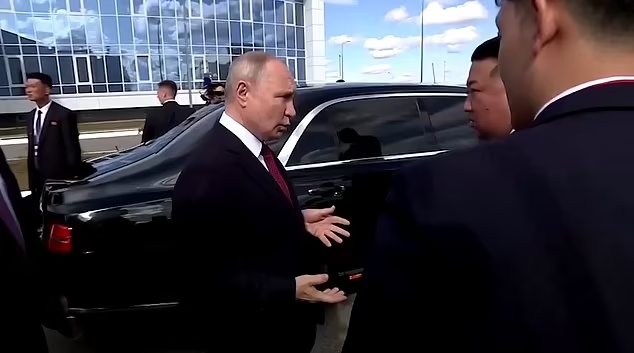 Tổng thống Putin tặng xe cho ông Kim Jong-un